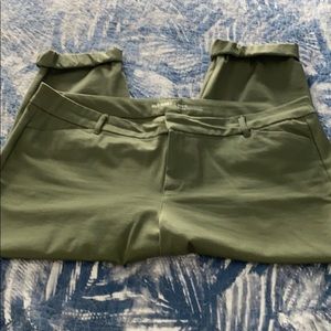 Old navy cropped Capri pant!